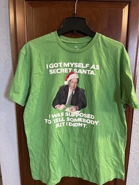 Men's Tee Size XL The Office Kevin‎ Secret Santa Green short sleeve Nice. Clean.